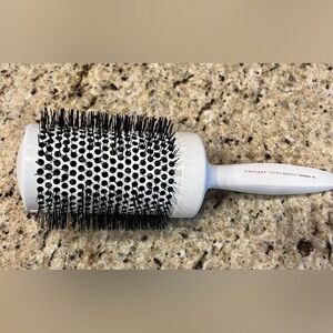 New Cricket Ultra Smooth Coconut Thermal 400 Round Brush